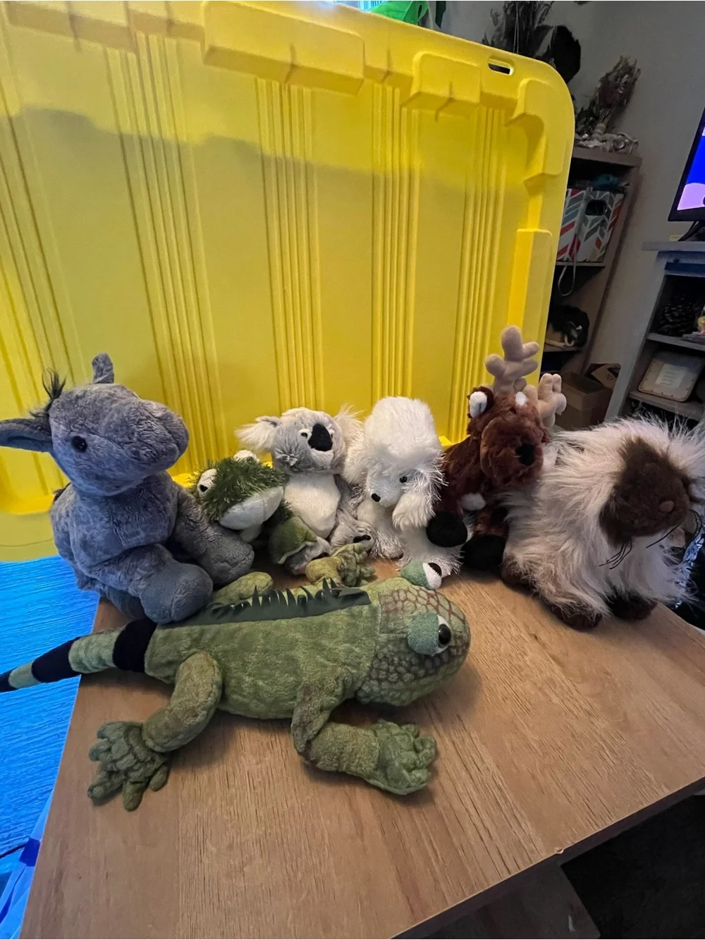Green Plush Lizard Small Pet Toy - Soft Reptile Plush for Enrichment